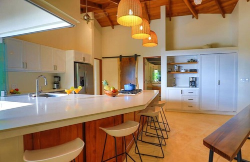 Uvita House | CASA DE PAZ · SPECTACULAR OCAN VIEW. PRIVATE ENTRANCE TO THE EXCLUSIVE BALLENA BEACH