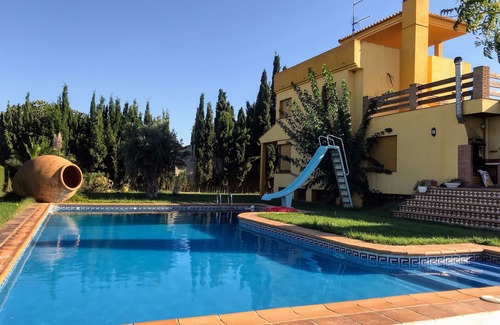 Alhendin House | Casa De Rihlaa. Your perfect one stop Andalucian retreat