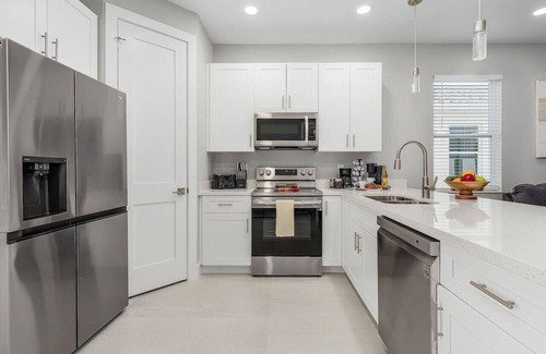 Bonita Springs House | Casa de Sol! Modern Pool/Spa Home!