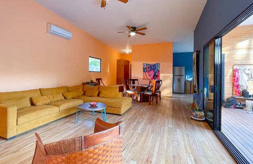 Villarreal House | Casa De Teca - Teak House