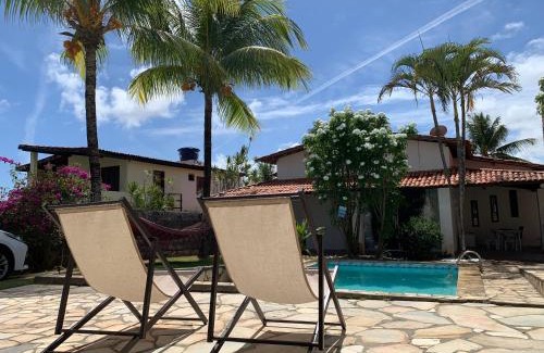 Ipitanga House | Casa de Veraneio com Piscina Perto da Praia