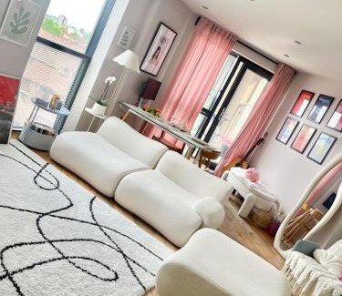Elephant and Castle House | Casa Del Amor