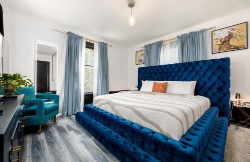 Traverse City House | Casa Del Exotique Walk Everywhere AC Beach