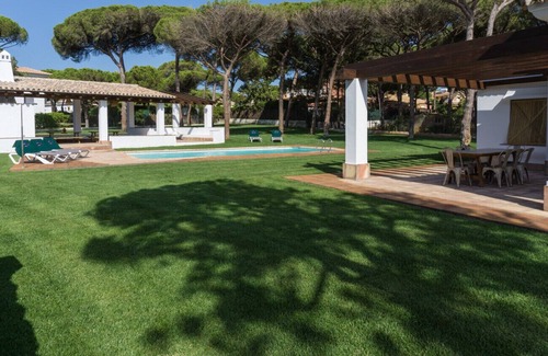 Cabo Roche Villa | Casa del Jardín. 5-star exterior. Beach 400m