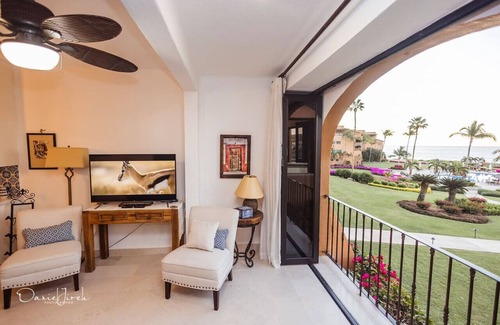 San Jose del Cabo Condo | Casa Del Mar Dorado I06 1 Way Lux Transportation