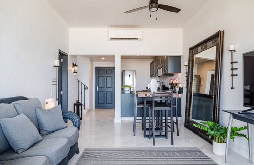 San Jose del Cabo Condo | Casa Del Mar Cabo Waves with Arrival Lux Transport