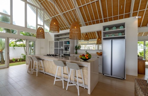Mushroom Bay Villa | Casa Del Mar | Contemporary 3BR Cliffside Luxury Villa