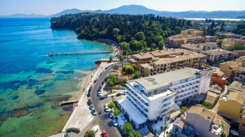 Corfu Town House | Casa del Mar-Mon Repo Beachfront Apt near Airport