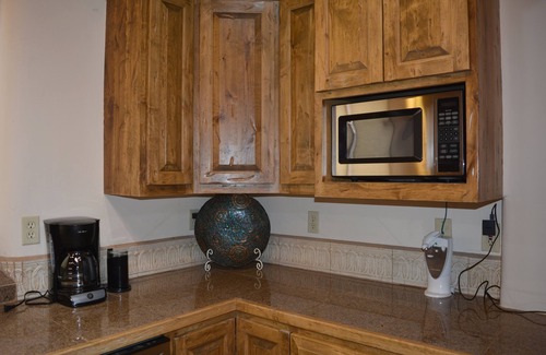 El Prado House | Casa Del Prado 3 Bedroom /3 bath beautiful Views from a sage covered meadow.