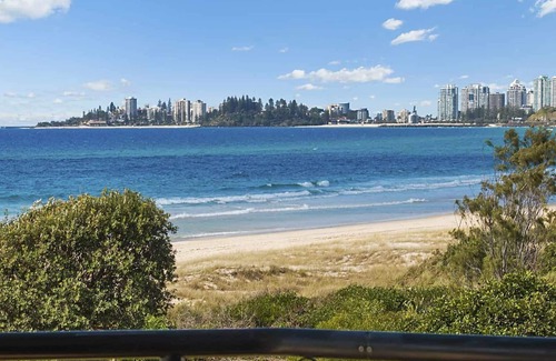 Bilinga Apartment | Casa Del Rey 4 - Absolute Beachfront Bilinga - Min 3. Night Stay!