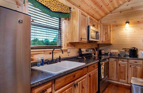 Llano Cabin | Casa del Sol | 1/1 Hill Country Cabin, Hot Tub, Full Kitchen, Pet Friendly w/fee