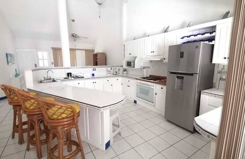 Puerto San Jose House | Casa del Sol, amazing gated ocean front House