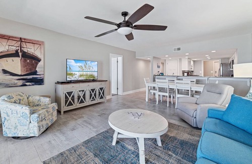 Gulf Shores Condo | Casa Del Sol C1 ~ Gulf Front View, Outdoor Pool + $400 in FREE Activities Daily ~ Zoo/Parasailing +