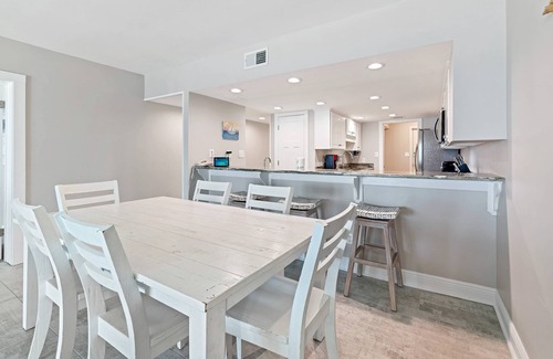 Gulf Shores Condo | Casa Del Sol C1 ~ Gulf Front View, Outdoor Pool + $400 in FREE Activities Daily ~ Zoo/Parasailing +