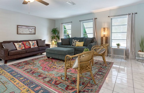 Lake Worth House | Casa Del Sol - Heated Pool + Tiki bar & Beach