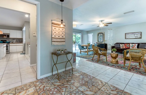 Lake Worth House | Casa Del Sol - Heated Pool + Tiki bar & Beach