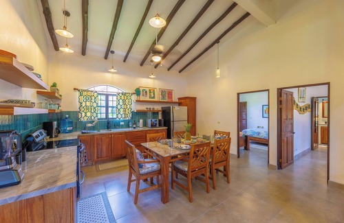 Hills of Esterillos House | Casa Destino - Private community with pool