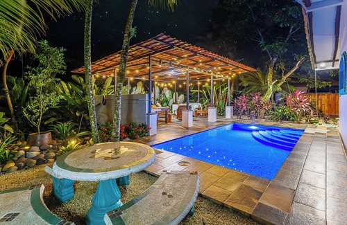 Hills of Esterillos House | Casa Destino - Private community with pool