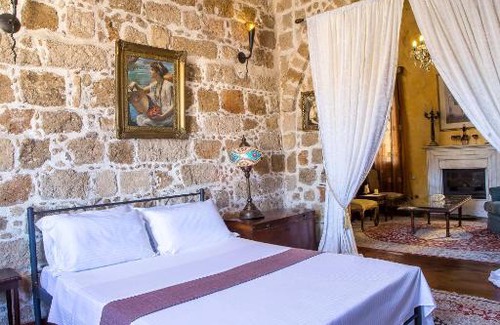 Rhodes Old Town Ski Chalet | CASA DI ALEJANDRO