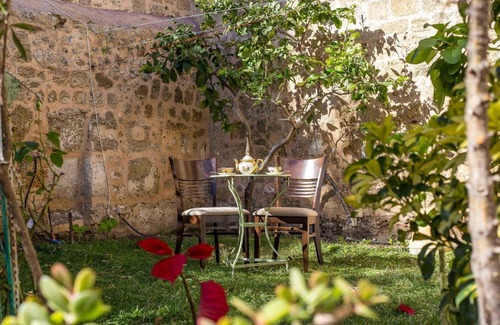 Rhodes Old Town Ski Chalet | CASA DI ALEJANDRO
