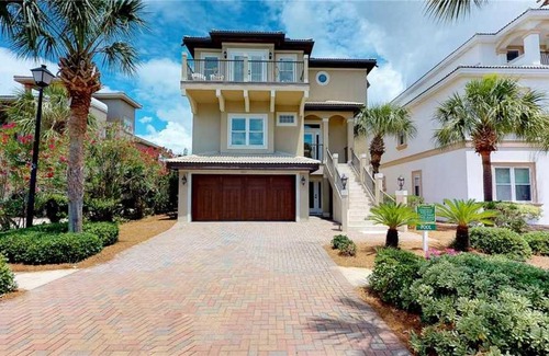 Destin House | Casa Di Amore by Compass Resorts