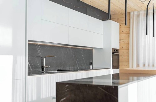 Zuoz Apartment | Casa di Lusso, SPA Privata, 5 Suite