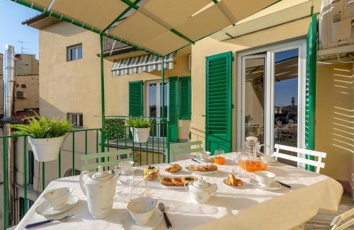 Santa Maria Novella Apartment | Casa di Paola - terrace with view in Florence