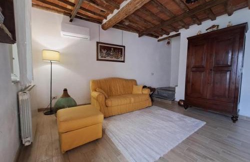 Monte San Quirico House | Casa di Sara