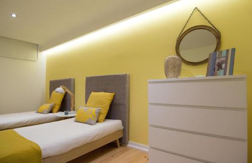 Sao Cristovao e Sao Lourenco Apartment | Casa do Castelo 2- Work or Relax in the historic heart of Lisbon!