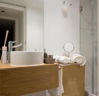 Sao Cristovao e Sao Lourenco Apartment | Casa do Castelo 2- Work or Relax in the historic heart of Lisbon!