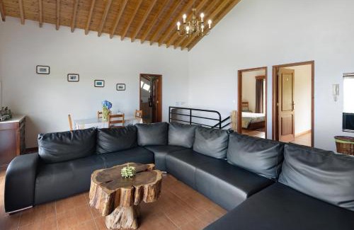 Achadinha House | Casa Do Monte