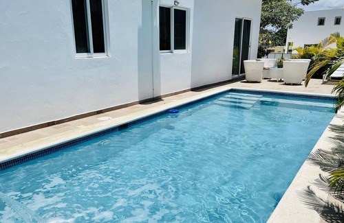 Munoz Villa | Casa Dominiruso Beach Getaway
