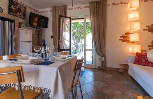 Agrustos Apartment | CASA DORA: ELEGANT THREE-ROOM APARTMENT, very close to the beaches of Li Cuppula