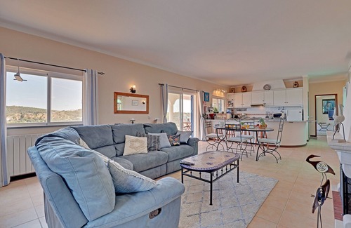 Sao Bras de Alportel Villa | Casa dos Sonhos by Portucasa