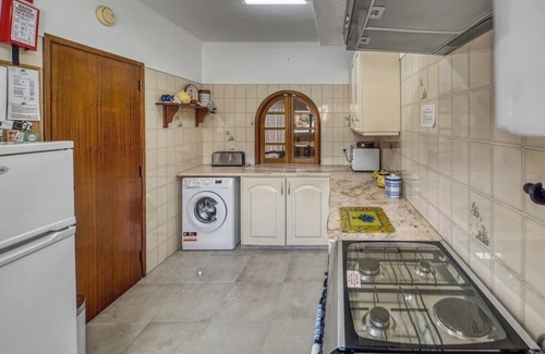 Areias Dos Moinhos Ski Chalet | Casa dos Sonhos - Cheerful 2-bedroom townhouse with shared pool