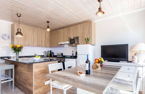 Burgau Apartment | Casa Dos Sonhos (House of Dreams) in heart of old Fishing Village