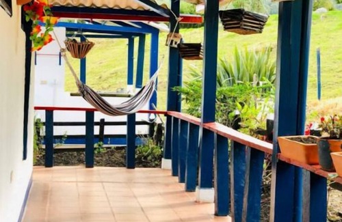 Pacho House | Casa ecoturistica con rio y vista a las montañas