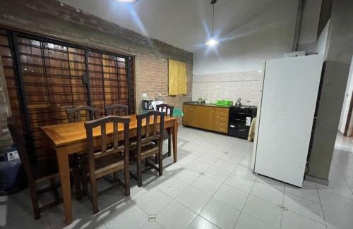 Villa Parque Siquiman House | CASA EL GRINGO ubicada en Villa Parque Siquiman con vista al río tres habitaciones y capacidad para ocho personas