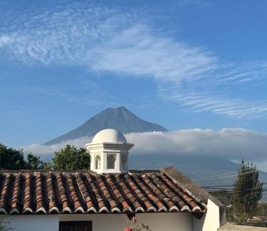 Antigua Guatemala Bed & Breakfast | Casa Elena