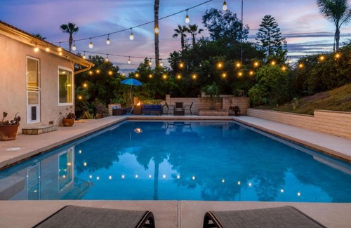 Vista House | Casa Elevado, Pool House with Stunning Views!