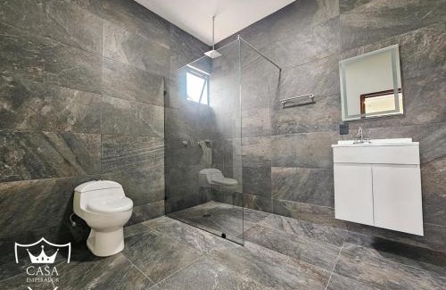 Mayto House | Casa Emperador, Mayto