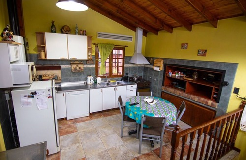 Province of Tierra del Fuego House | Casa en Barrio Tranquilo Para Salir a Caminar, a Minutos del Centro de la Ciudad