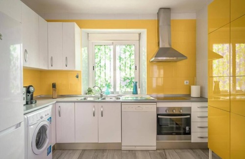 Granada House | Casa en Granada con Patio Privado y Piscina