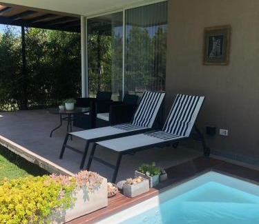 Lujan de Cuyo Apartment | Casa en Vistalba para dos personas con yacuzzi de temporada en la terraza