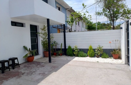 San Ramon House | Casa Entera con 5 Habitaciones 2 Baños y Estacionamiento Para 2 Vehículos