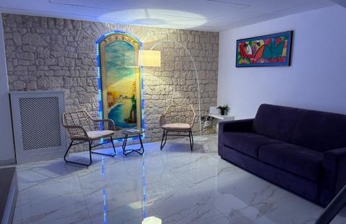 Quartieri Spagnoli Apartment | casa esmeralda