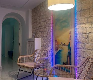 Quartieri Spagnoli Apartment | casa esmeralda