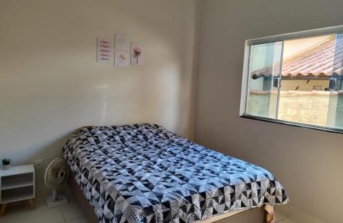 Nossa Senhora Aparecida House | Casa espaçosa em frente à pracinha