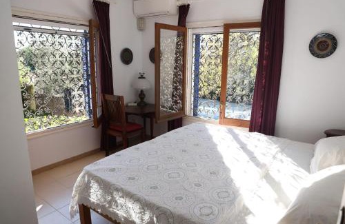Cadaques House | Casa esquina - House garden - Private swimming pool - parking