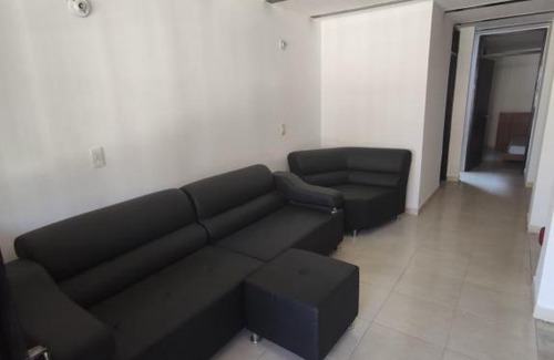 Candelaria House | Casa Familiar Robles